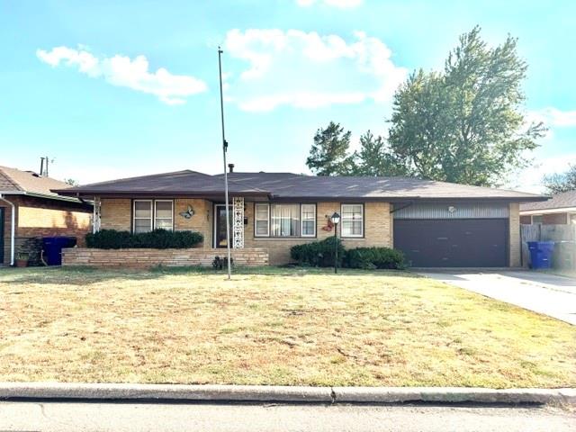 This home is close to everything. Restaurants, entertainment, and businesses are right around the corner. All 3 schools are within walking distance. This home has 3 large bedrooms and a livingroom big enough for the whole family. The backyard is enormous. Tons of potential awaits. Home needs some TLC and has been priced accordingly.