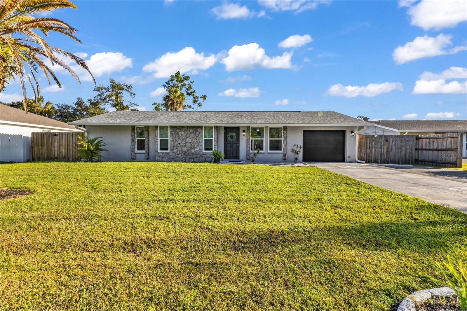 2562 Lakeshore Circle