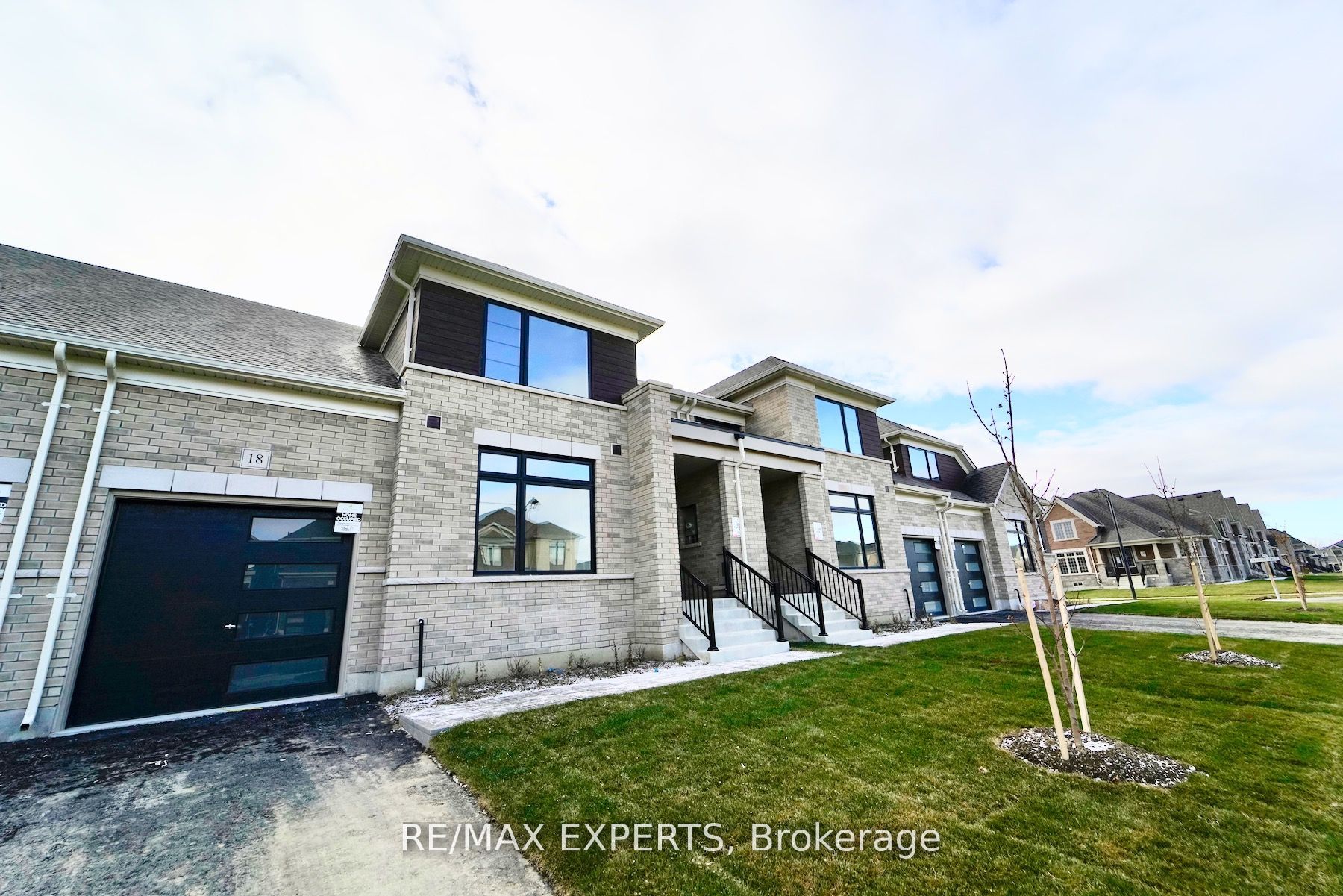 18 Mayapple St