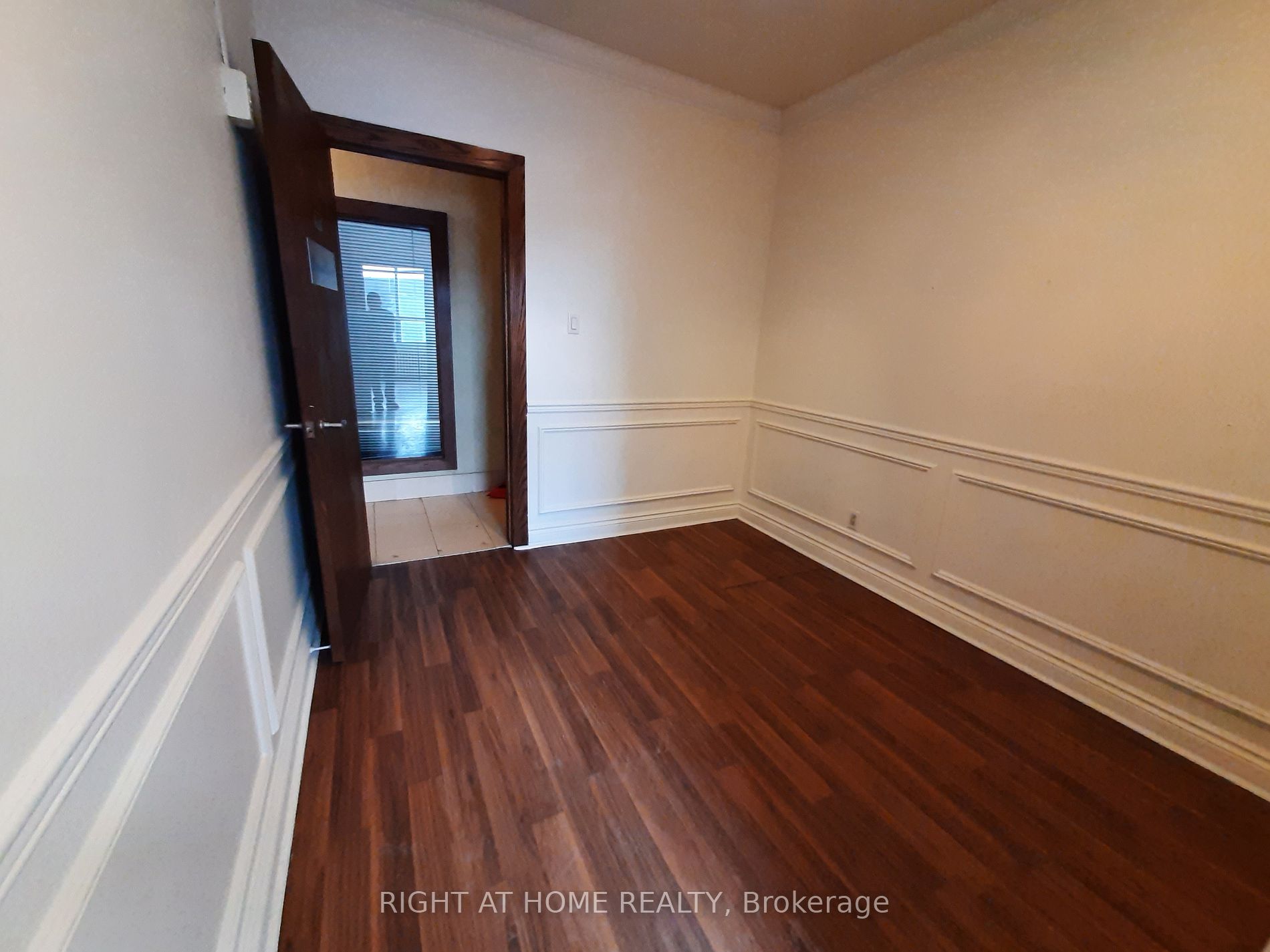 1977 Avenue Rd 201
