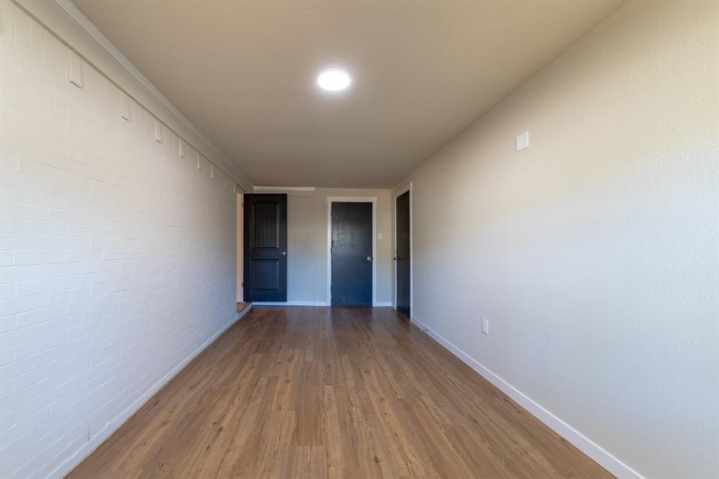 2000 Kerry Drive