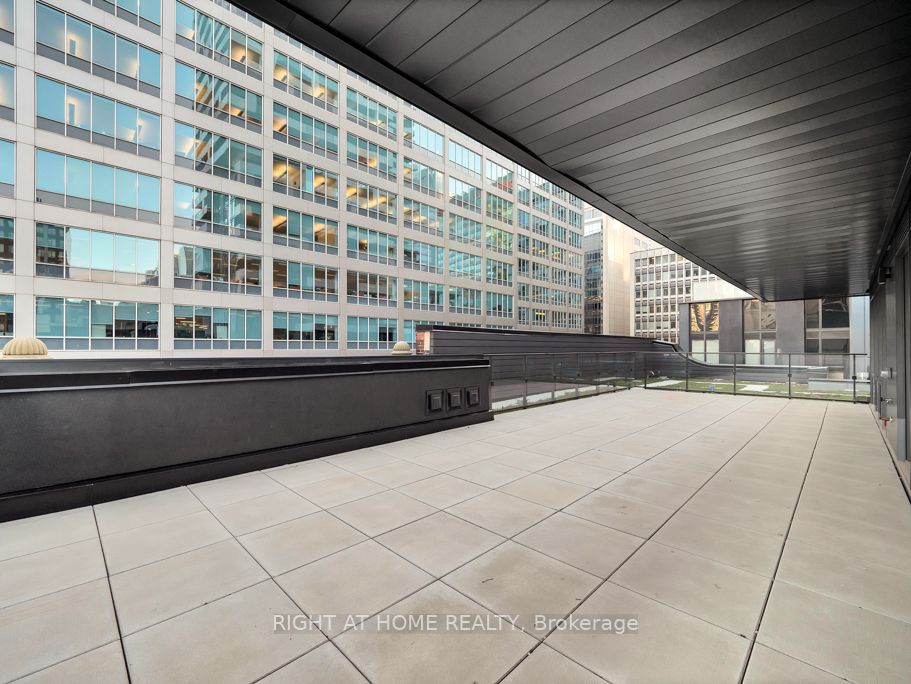 22 Lombard St 502