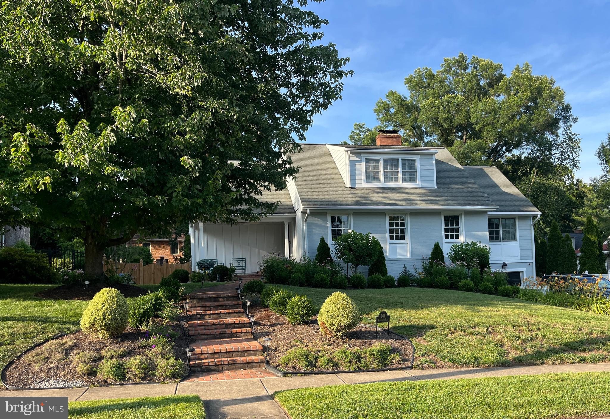 904 Waynewood Boulevard