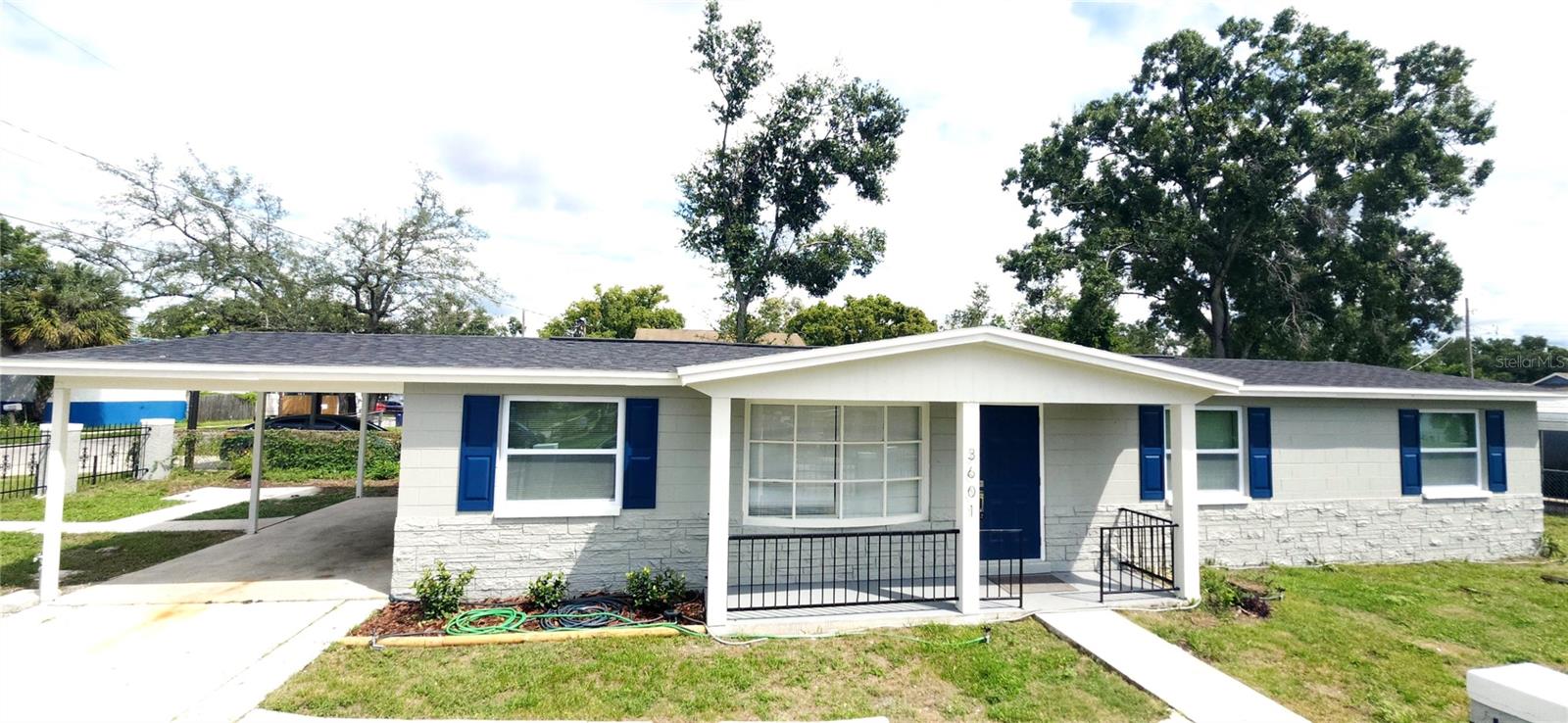 3601 E Giddens Avenue