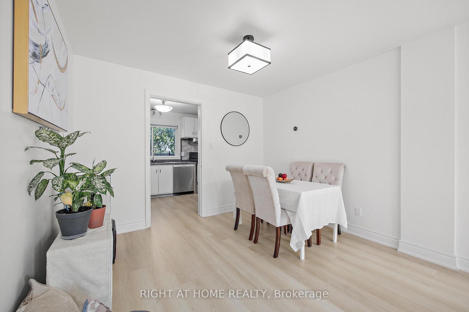 1020 Central Park Dr 82