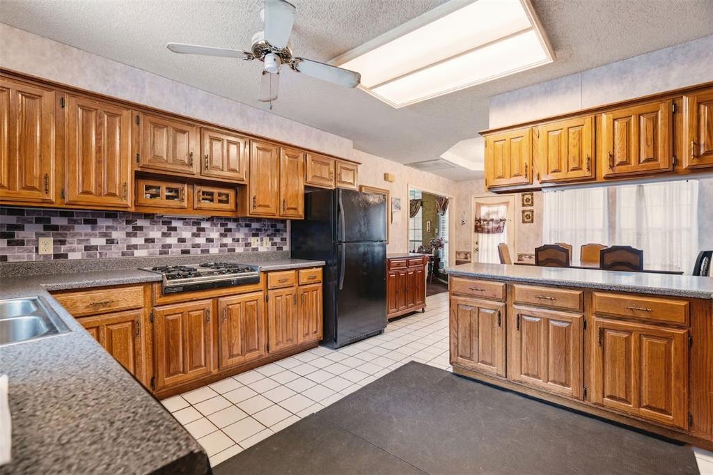 4315 Lakeshore Drive