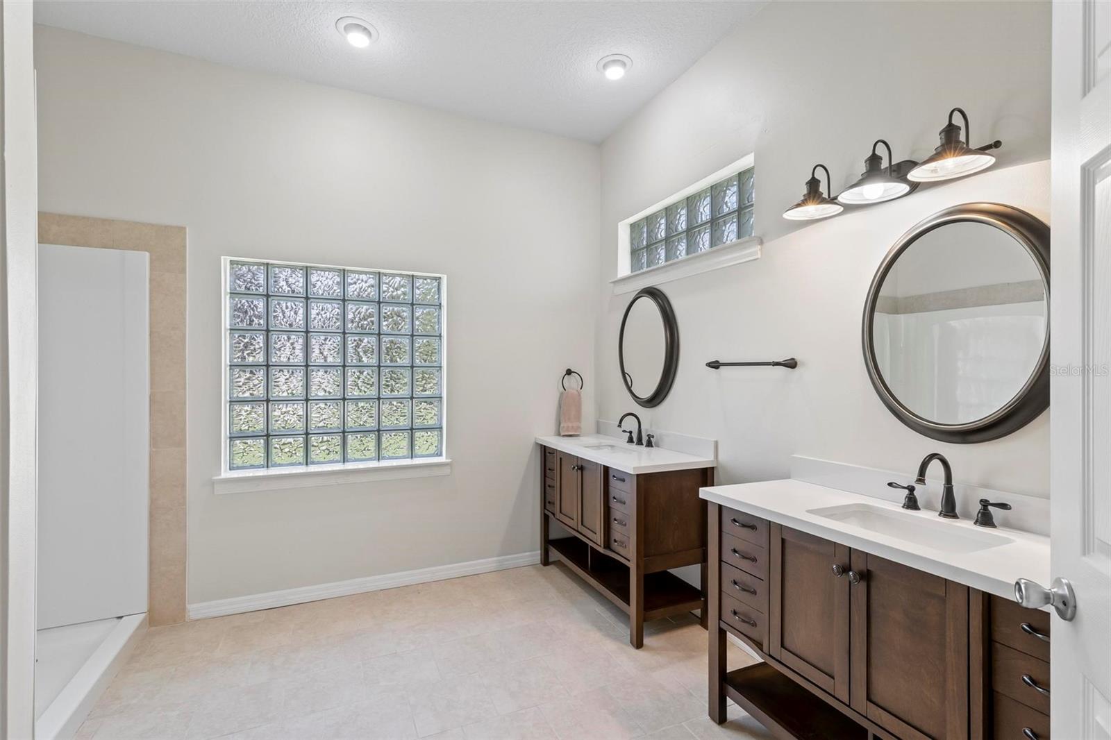 18 Buttonwood Lane