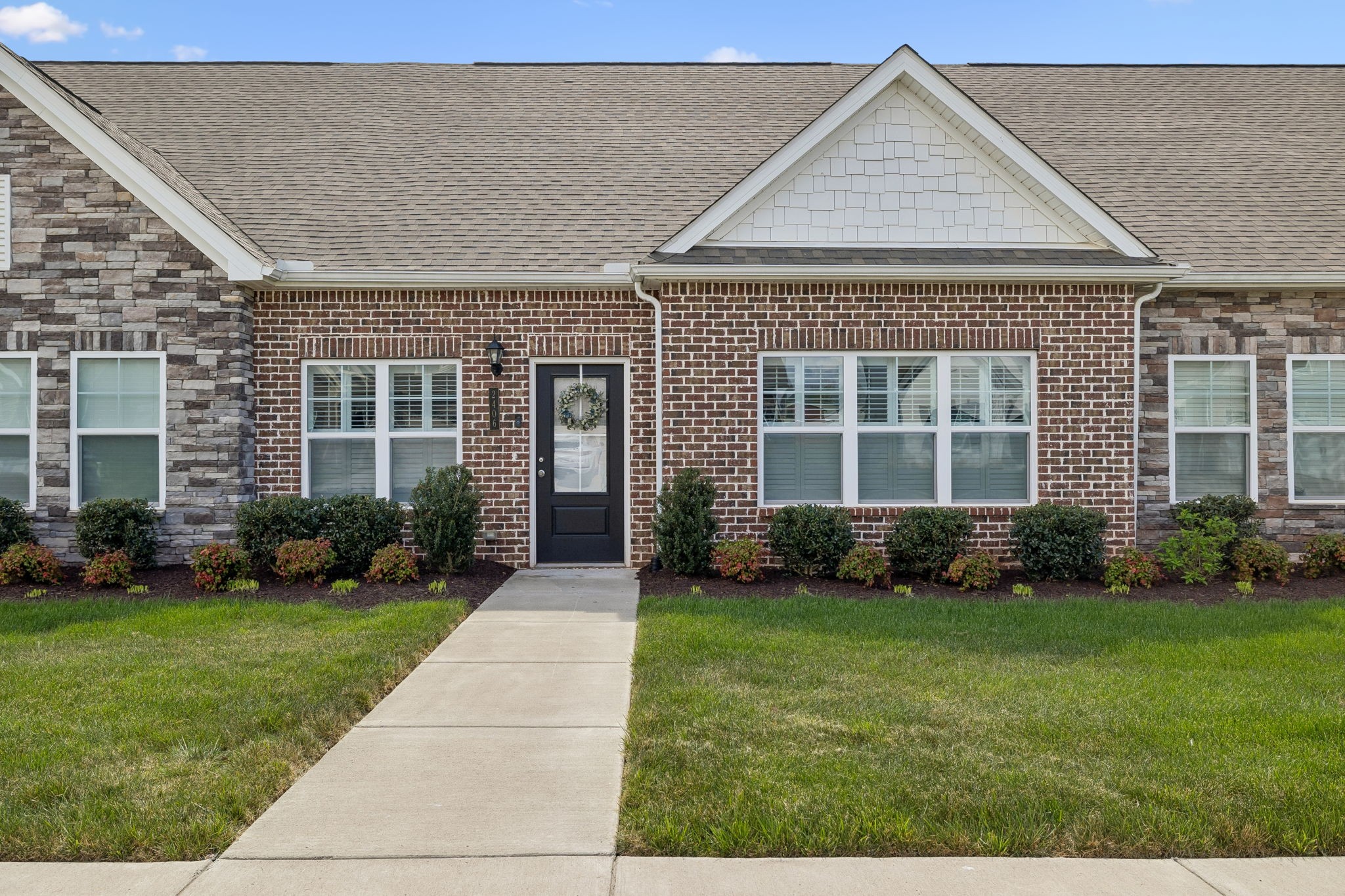 2406 Laurelstone Dr — sold