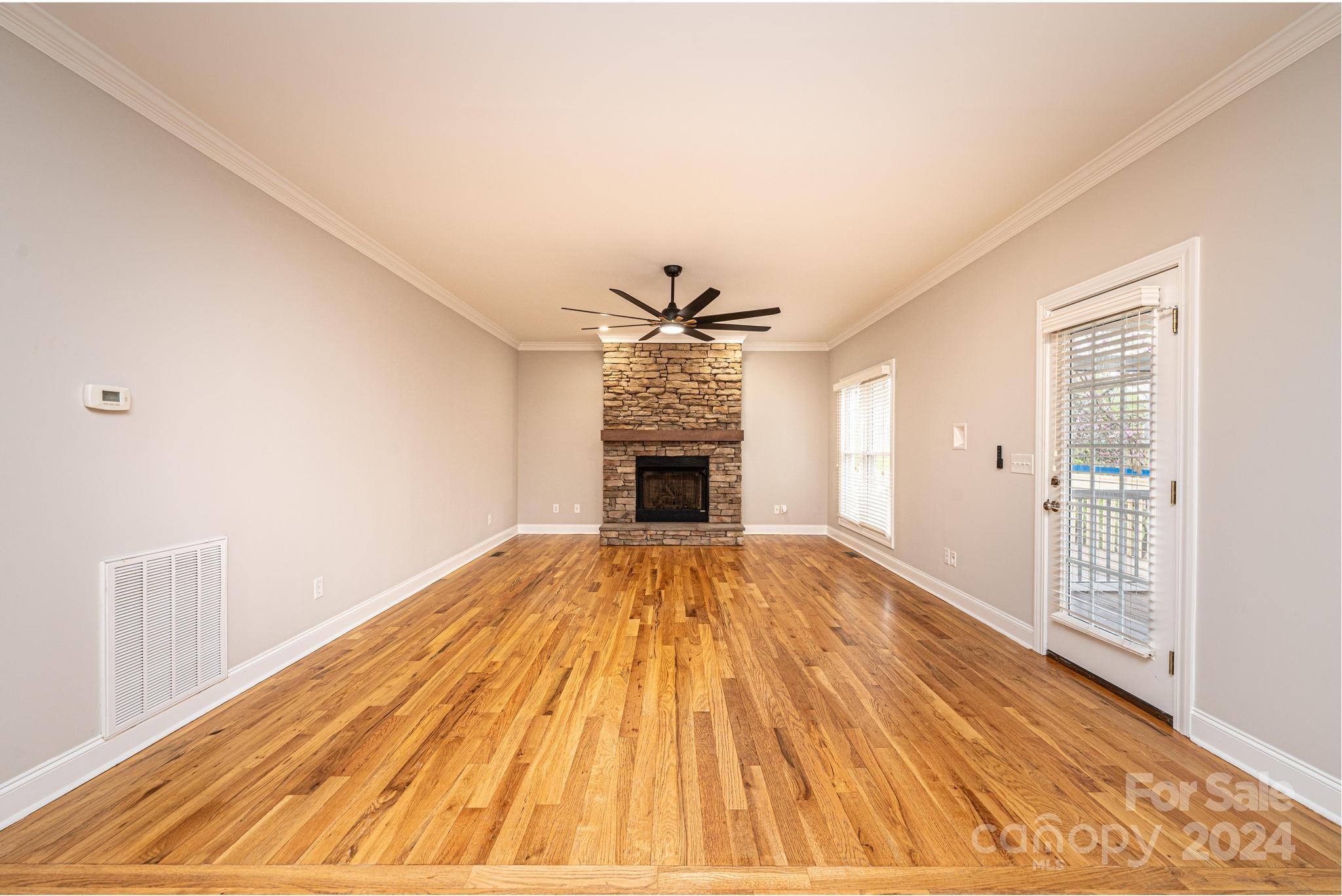 1021 38th Avenue NE 30