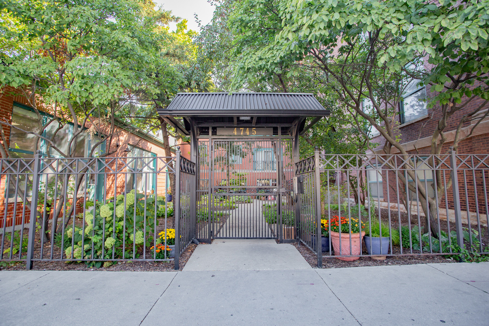 Discover a cozy and stylish condo in one of Chicago's most desirable northside neighborhoods. Located in Ravenswood, this unique 1-bedroom condo combines comfort, convenience, and modern living-perfect for professionals, commuters, or anyone seeking a vibrant city lifestyle. Prime location surrounded by new developments, restaurants, and boutique shops. Just down the block you'll find Mariano's grocery, LA Fitness, Chase Bank, dining options, and the brand-new Metra station with a bus stop at the end of the block for quick access to the lakefront or downtown. Inside, enjoy an inviting open design with tall ceilings, smart layout, and a distinct bedroom area with walls for separation while maintaining an airy loft-like feel. Features include in-unit laundry, modern kitchen with dishwasher, and central AC. One assigned parking space included plus plenty of additional public parking nearby. This unit is ideal for those who value functionality, simplicity, and being right in the center of it all. Whether you're working from home or coming back to a welcoming space after exploring the city, this condo offers everything you need in a prime location.