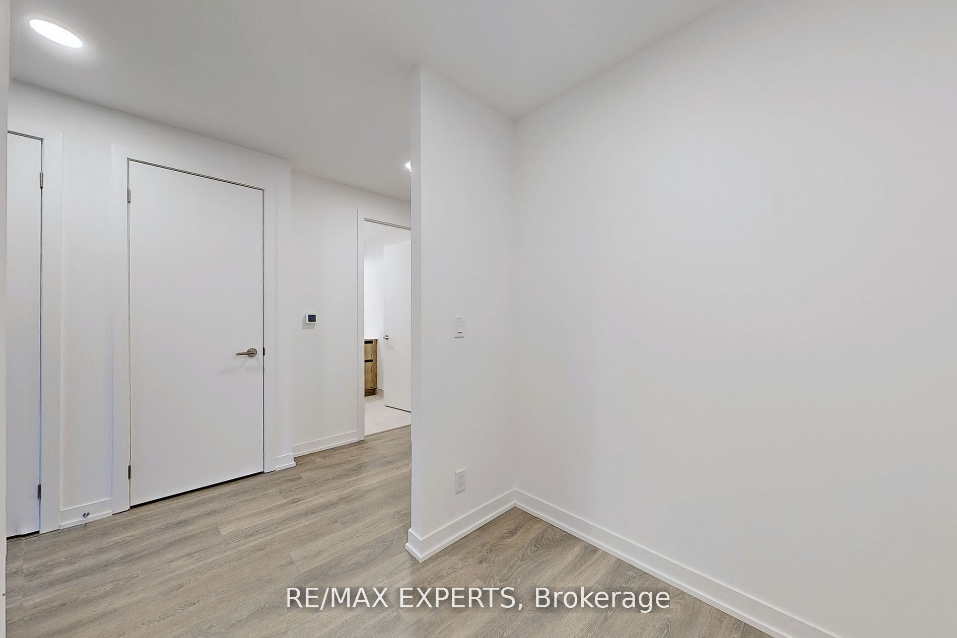 7950 Bathurst St B-808
