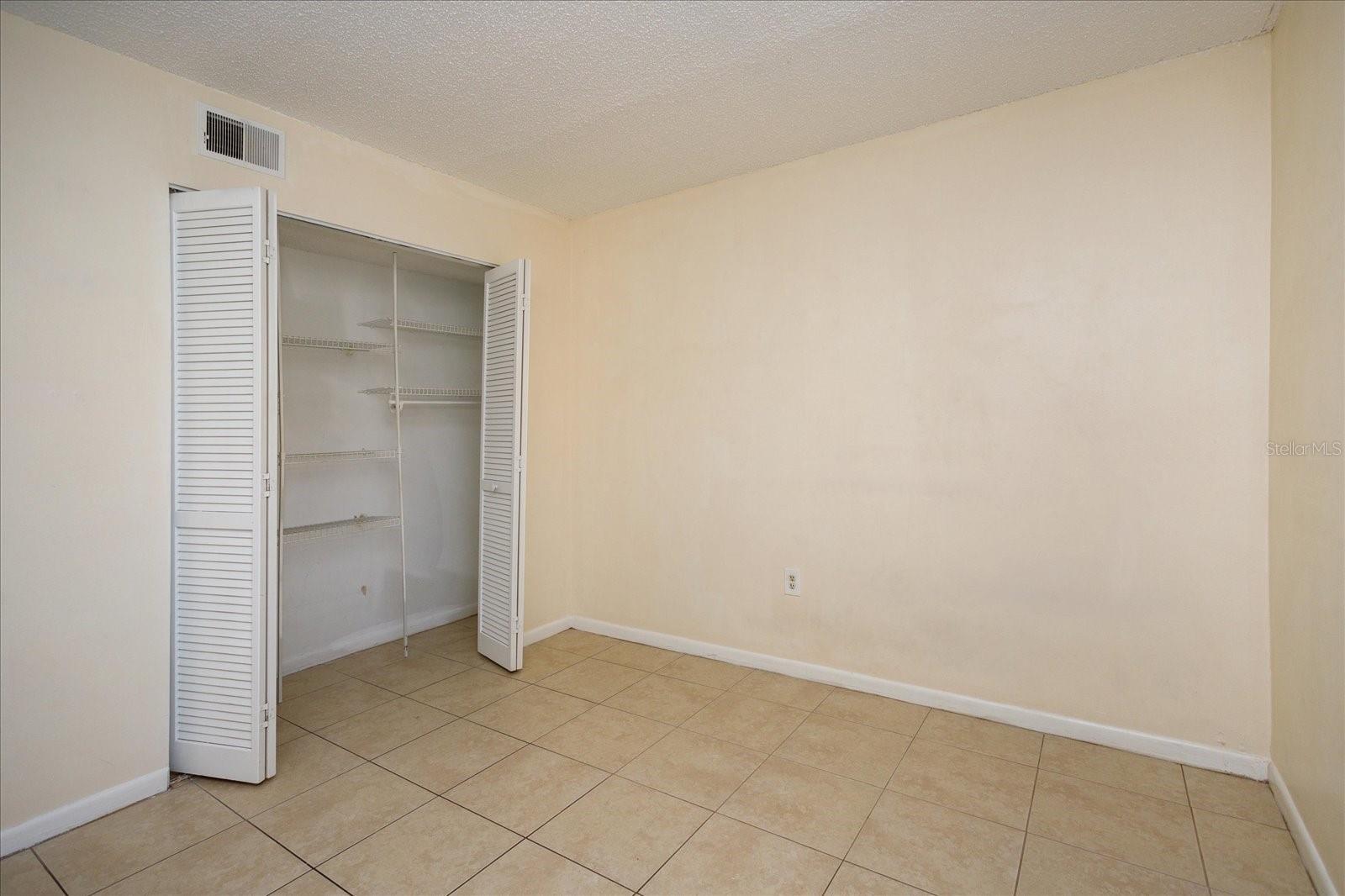 5013 Vineland Road 108