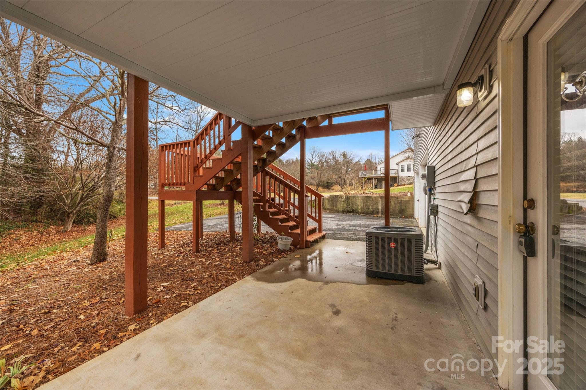 552 Meadowridge Drive