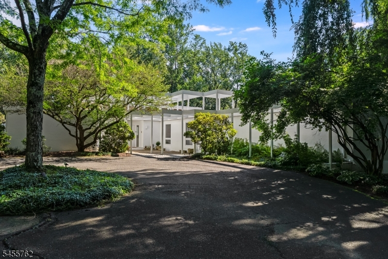 297 Hardscrabble Rd