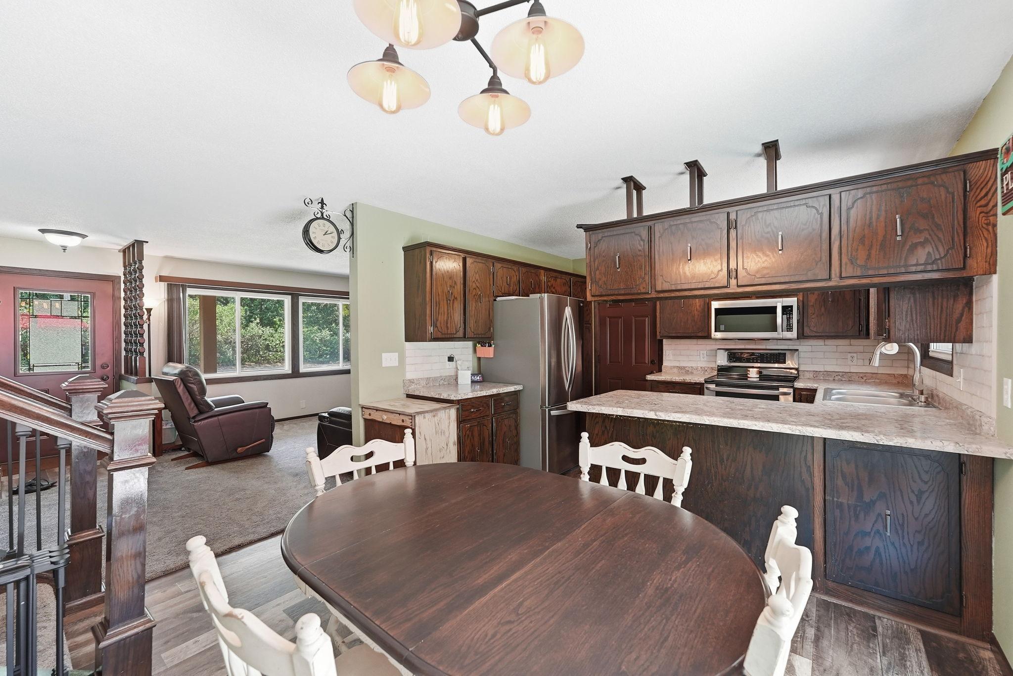 214 Highview Drive W