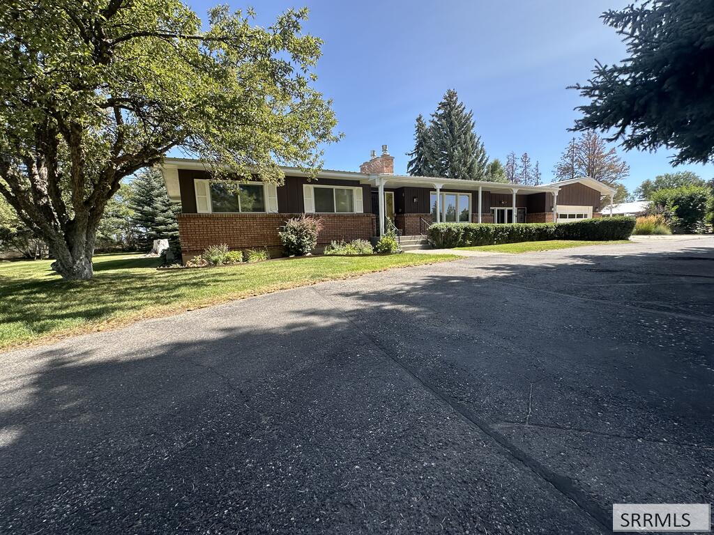 11030 N 45th E
