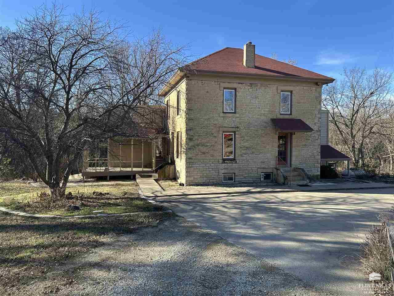 7100 Tuttle Creek Boulevard