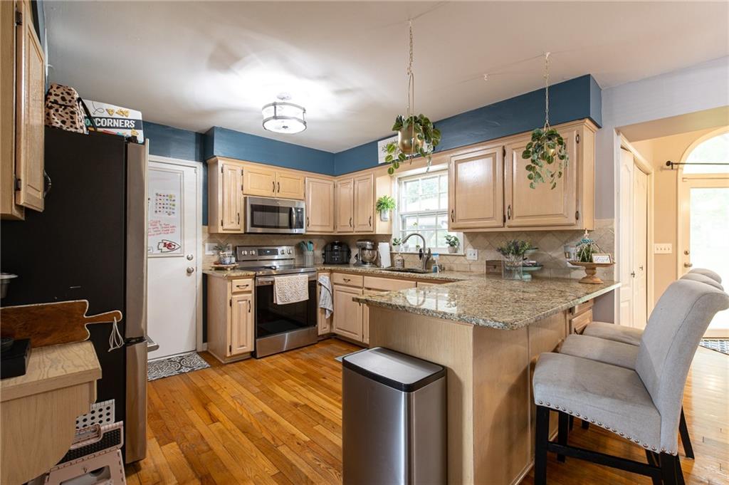 3743 NE Woodland Court