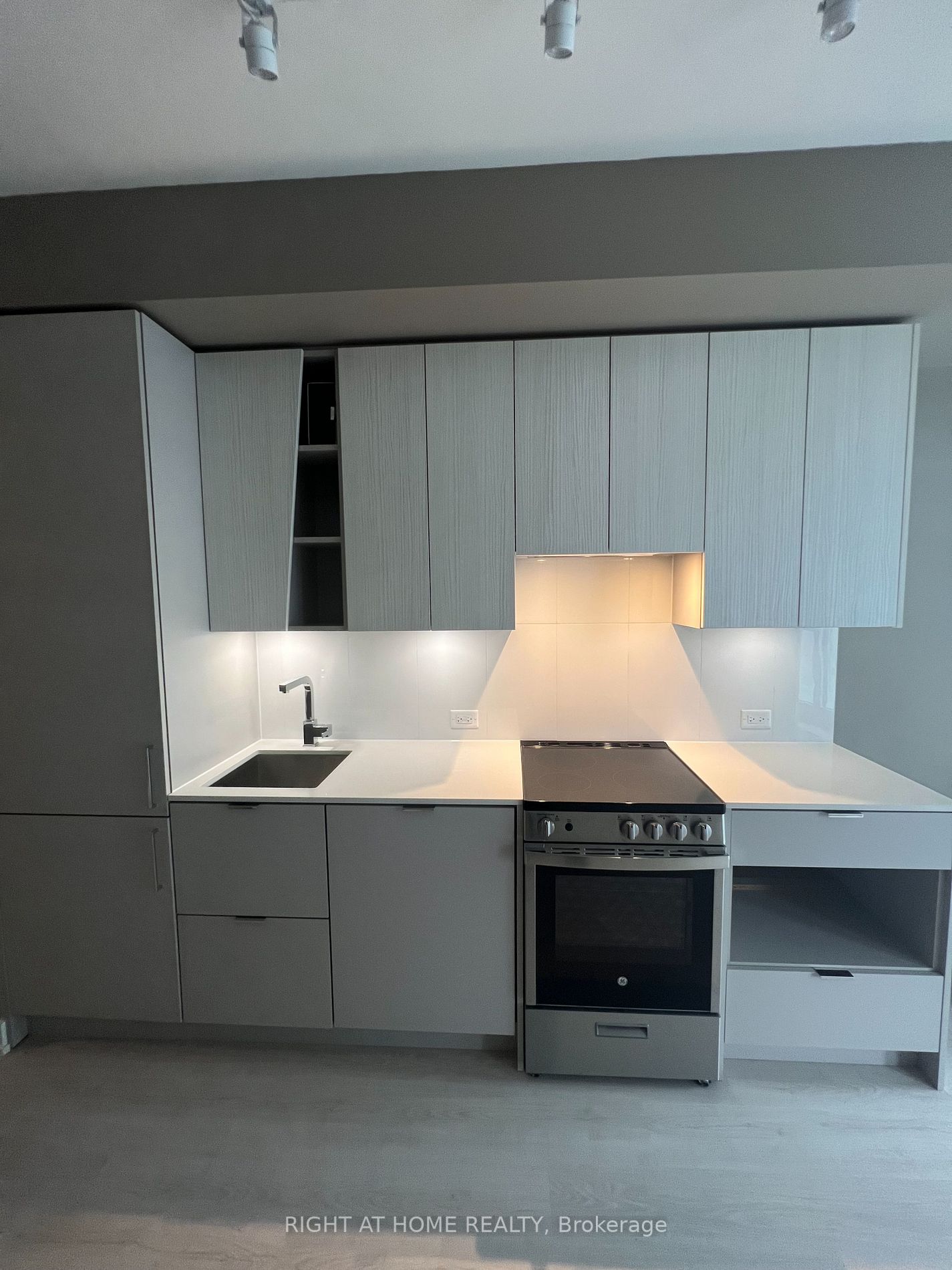 3883 Quartz Rd 2113
