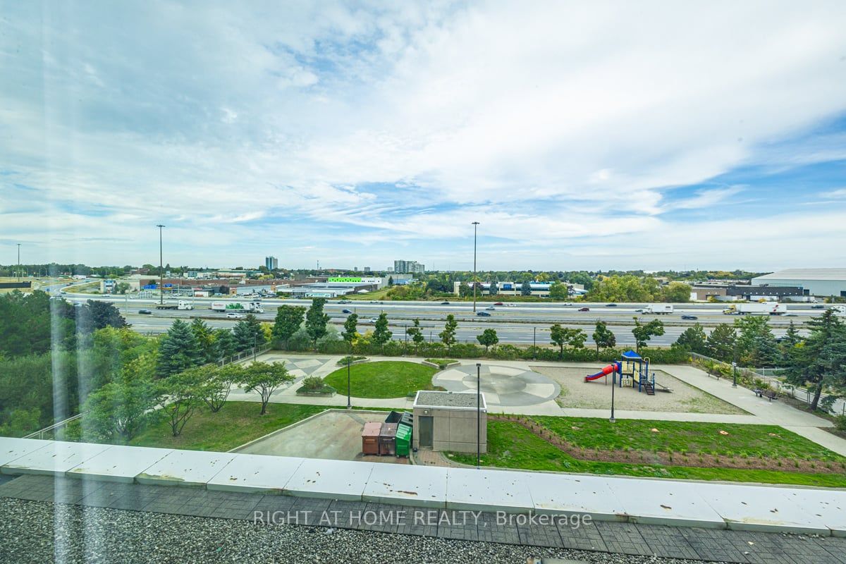 18 Lee Centre Dr 501