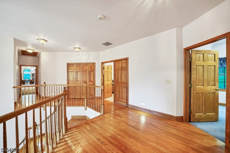 137 Lanning Rd — photo 18 of 38
