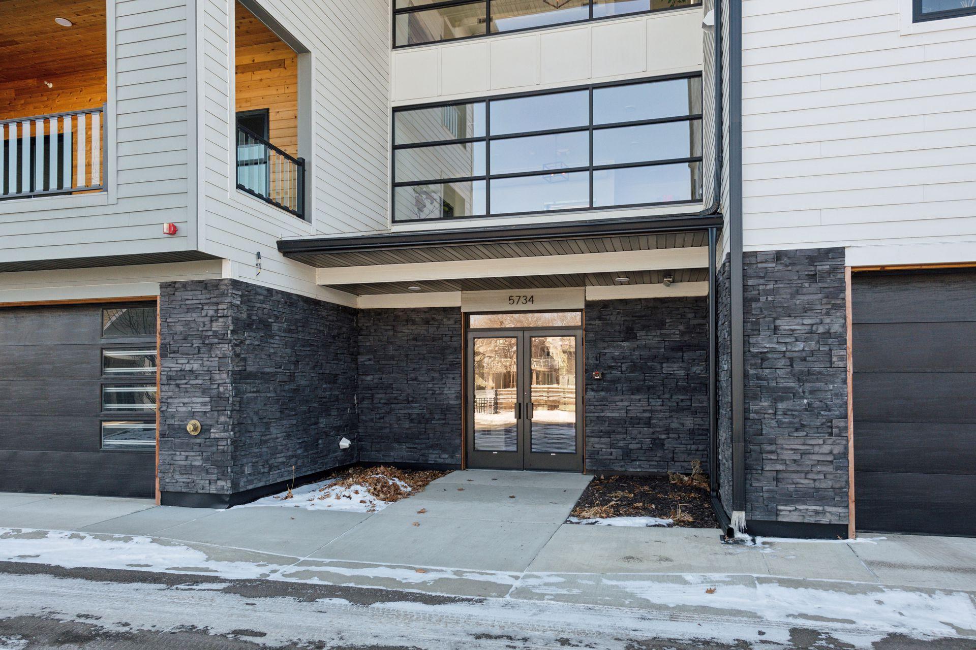 5734 Shady Oak Road S 12