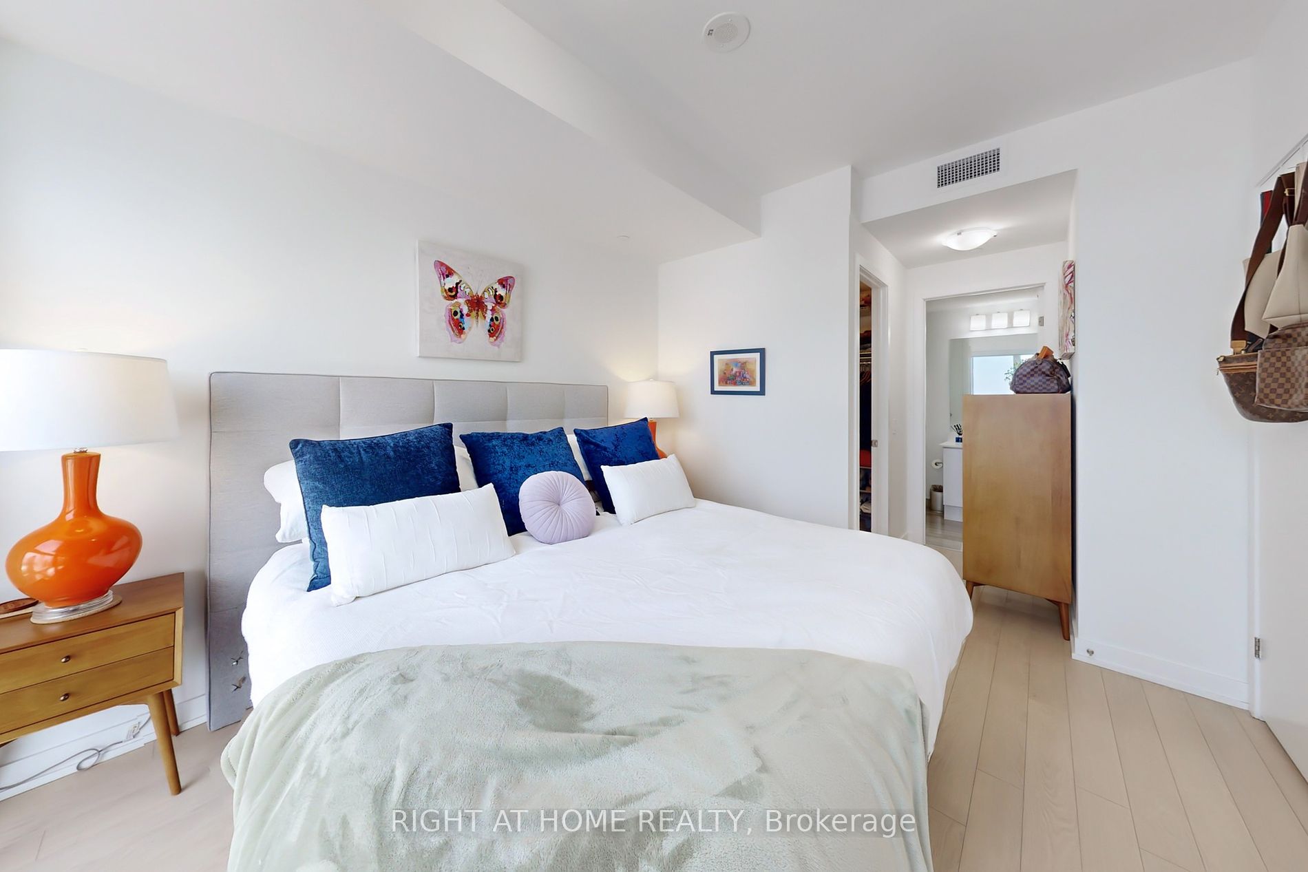 10 Park Lawn Rd 3510