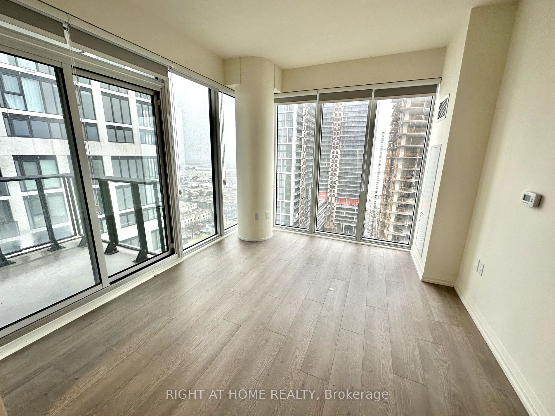 9000 Jane St 1815