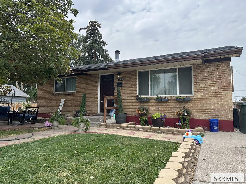 655 Wayne Avenue