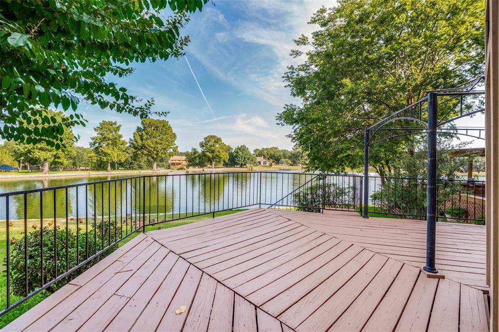 9 Country Lake, Drive Carrollton, TX