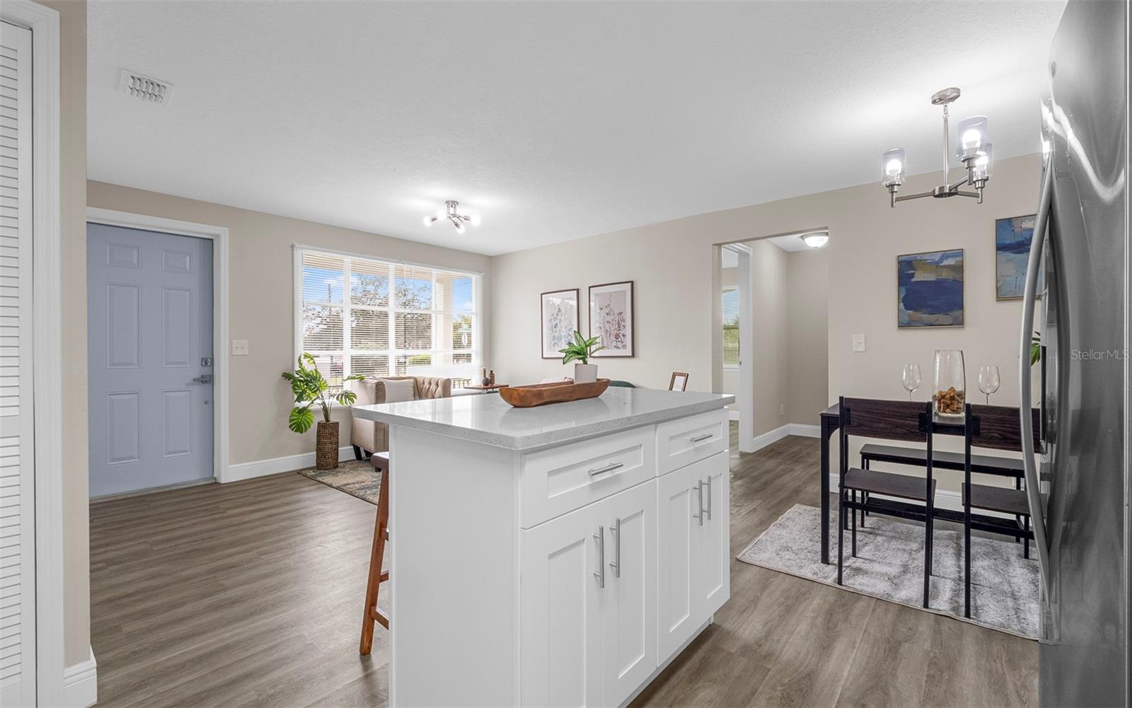 3601 E Giddens Avenue