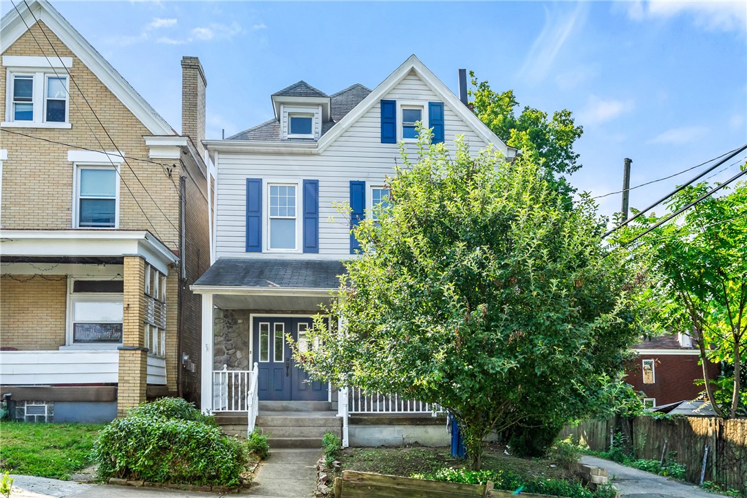 Residential for sale in Sheraden, Pennsylvania, 1617462