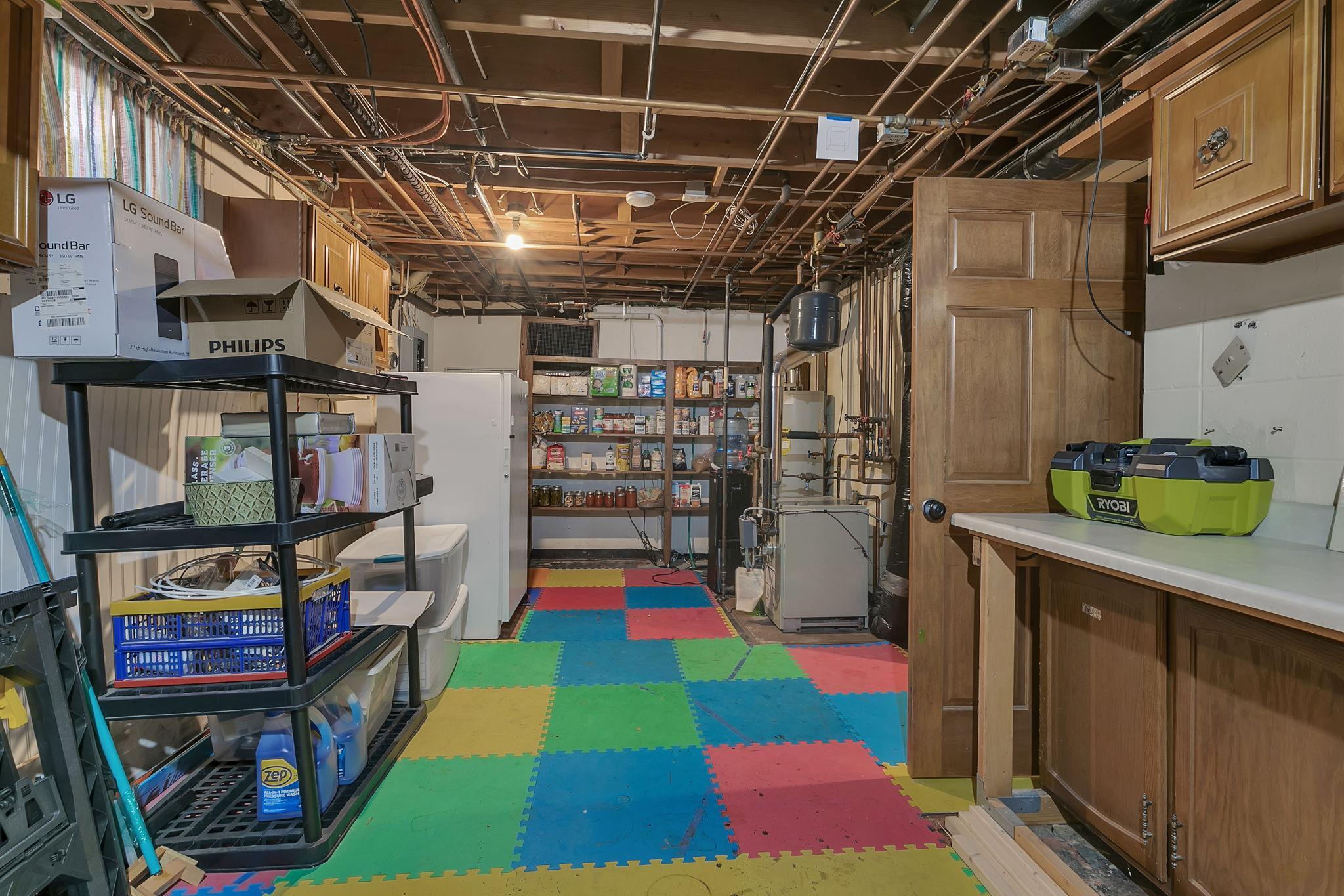 2021 Hillcrest Drive