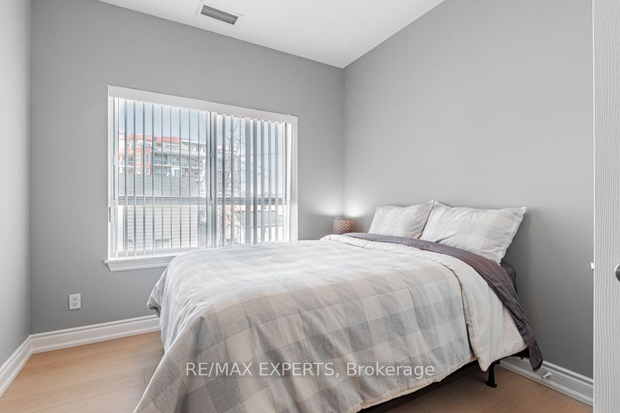 33 Wallace St 209
