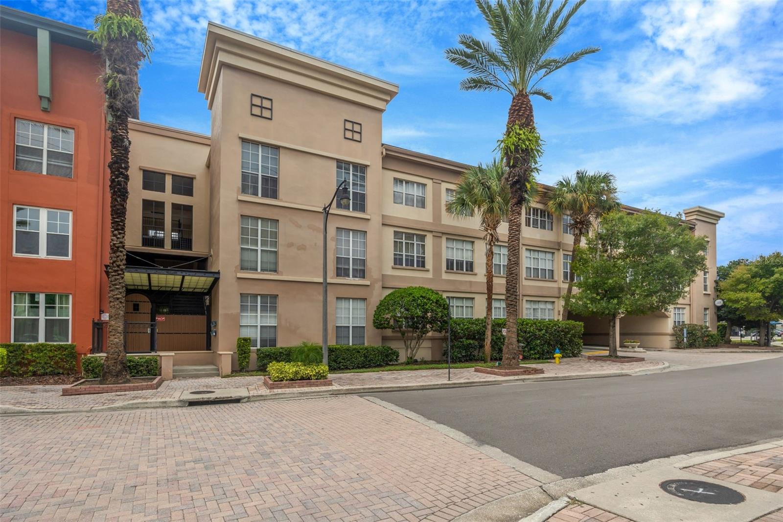 2320 W Azeele Street 317