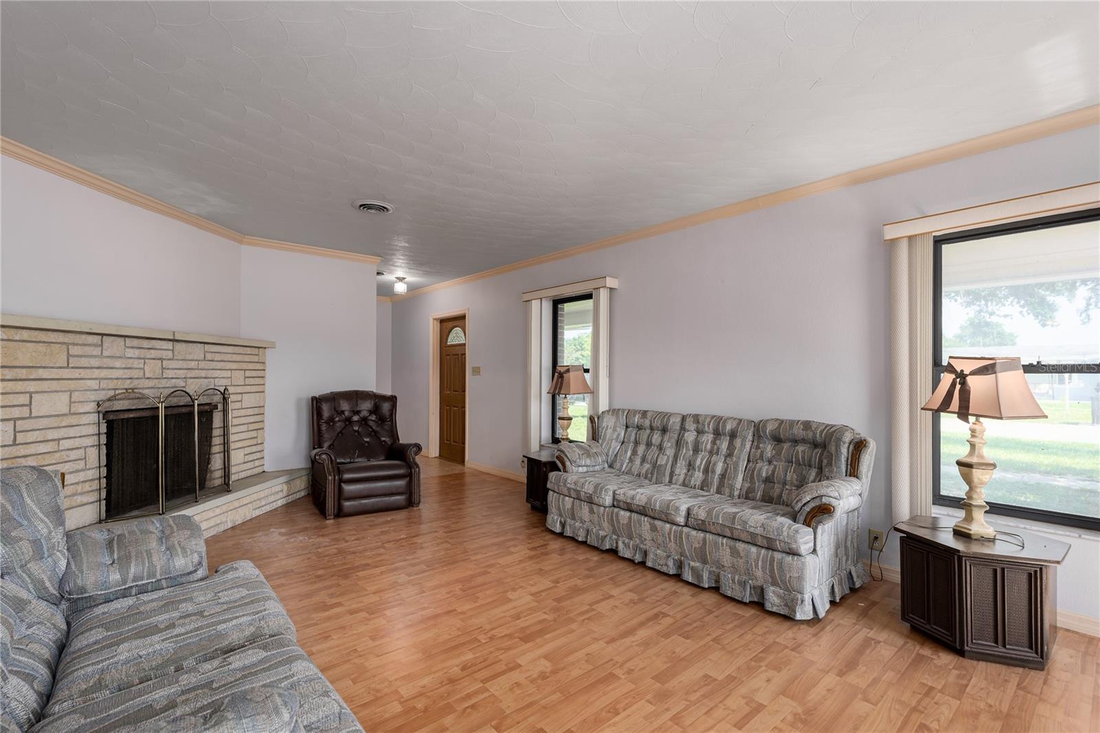 2605 27th Avenue Drive W