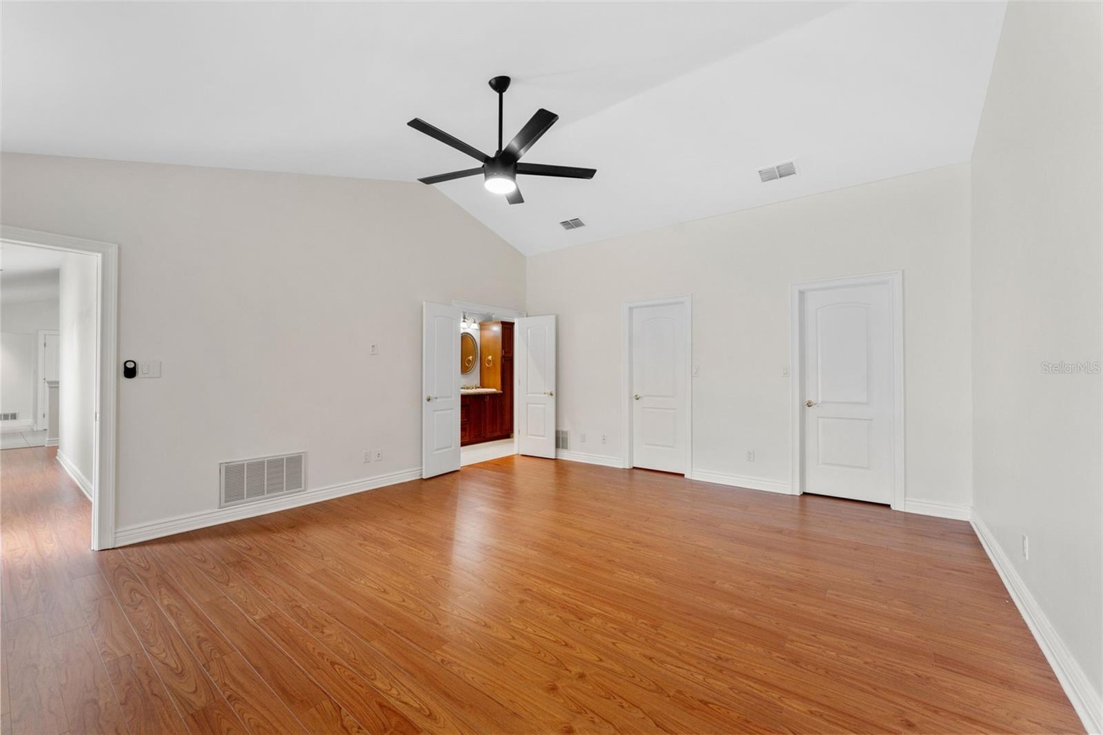 1591 Chestnut Court W