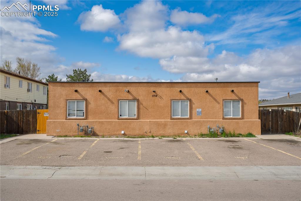 1712 S Hampton