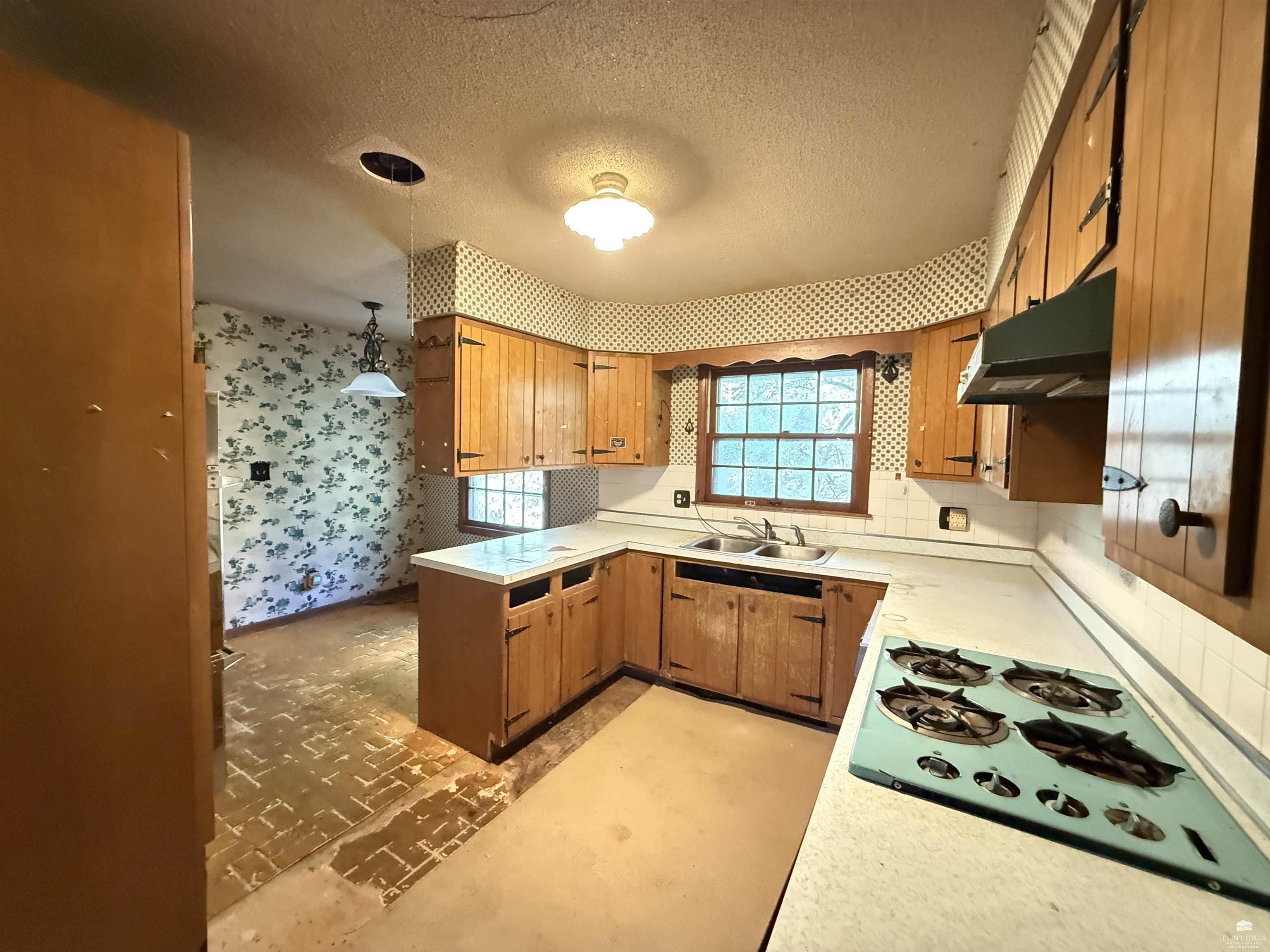 3030 Sunnyside Drive