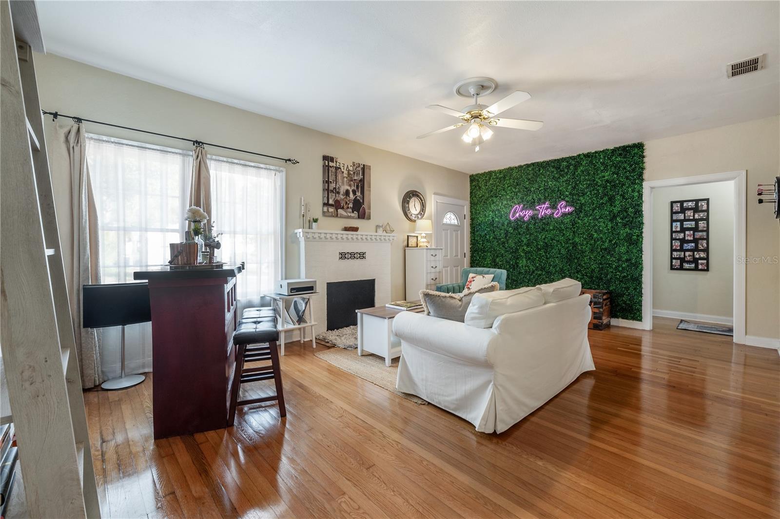 1209 E Idlewild Avenue