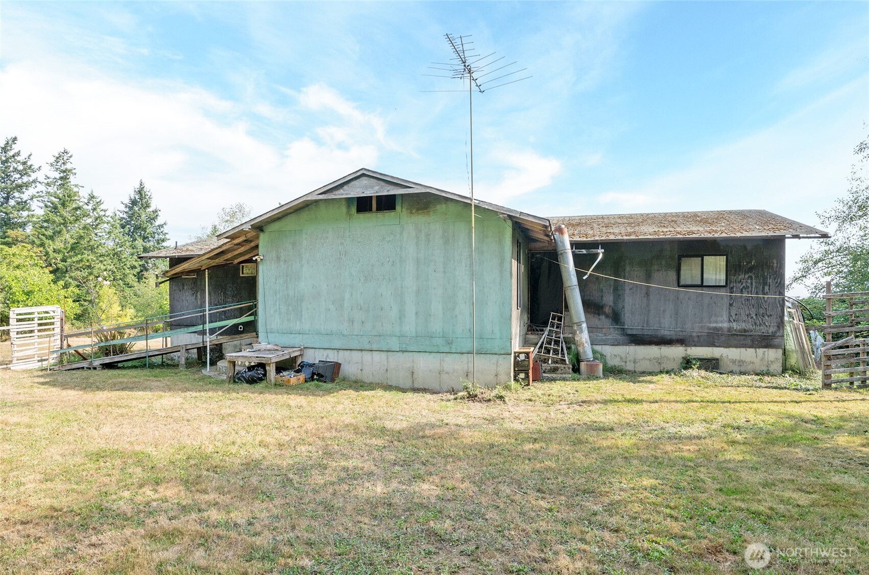 821 153rd Avenue SW