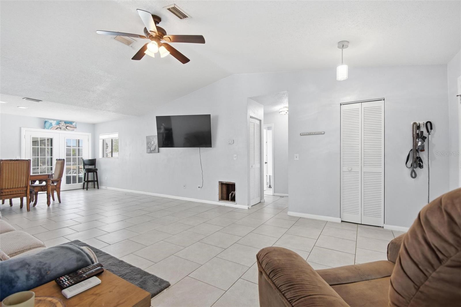 4 Coral Reef Court S
