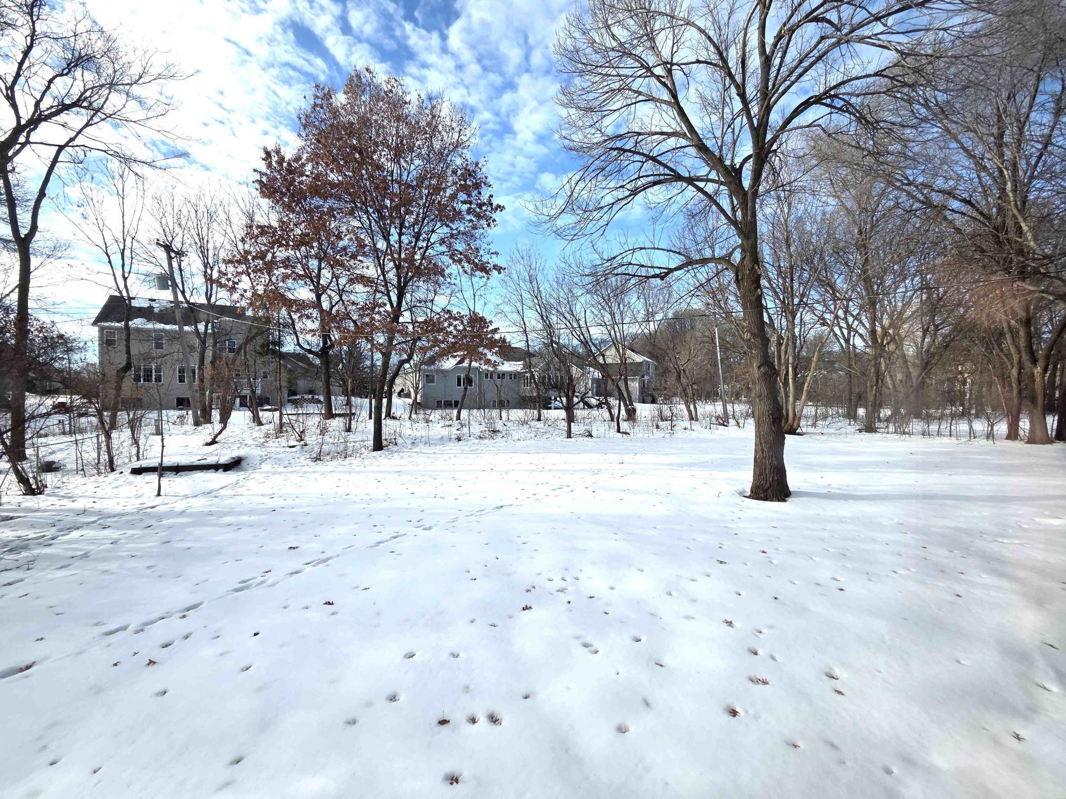 11209 Independence Avenue N