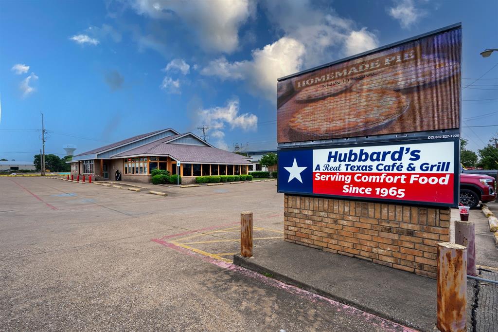 Active and thriving 2nd gen restaurant in Rowlett on busy Lakeview Parkway.  Owner occupied and operated Texas home cooking serving breakfast and lunch. Building is 5325 square feet sitting on a lot size of 0.94 acres offering 67 parking spaces. Recently updated exterior with new fascia and paint. Inside is a fully equipped kitchen with bar, booth and table seating. One area able to be sectioned off for special events and parties. Kitchen has 2 walk in freezers, 1 walk in refrigerator, 2 commercial standing refrigerators, 4 fryers, commercial ovens, custom venting and a 1500 gallon grease trap. Originally built as a Golden Corral. Price includes business name, fixtures and decor.ALL inquiries to go through listing agent Matthew Bryan, PLEASE DO NOT under any circumstances disturb owners or employees, PLEASE DO NOT call or go to business inquiring about the sale.