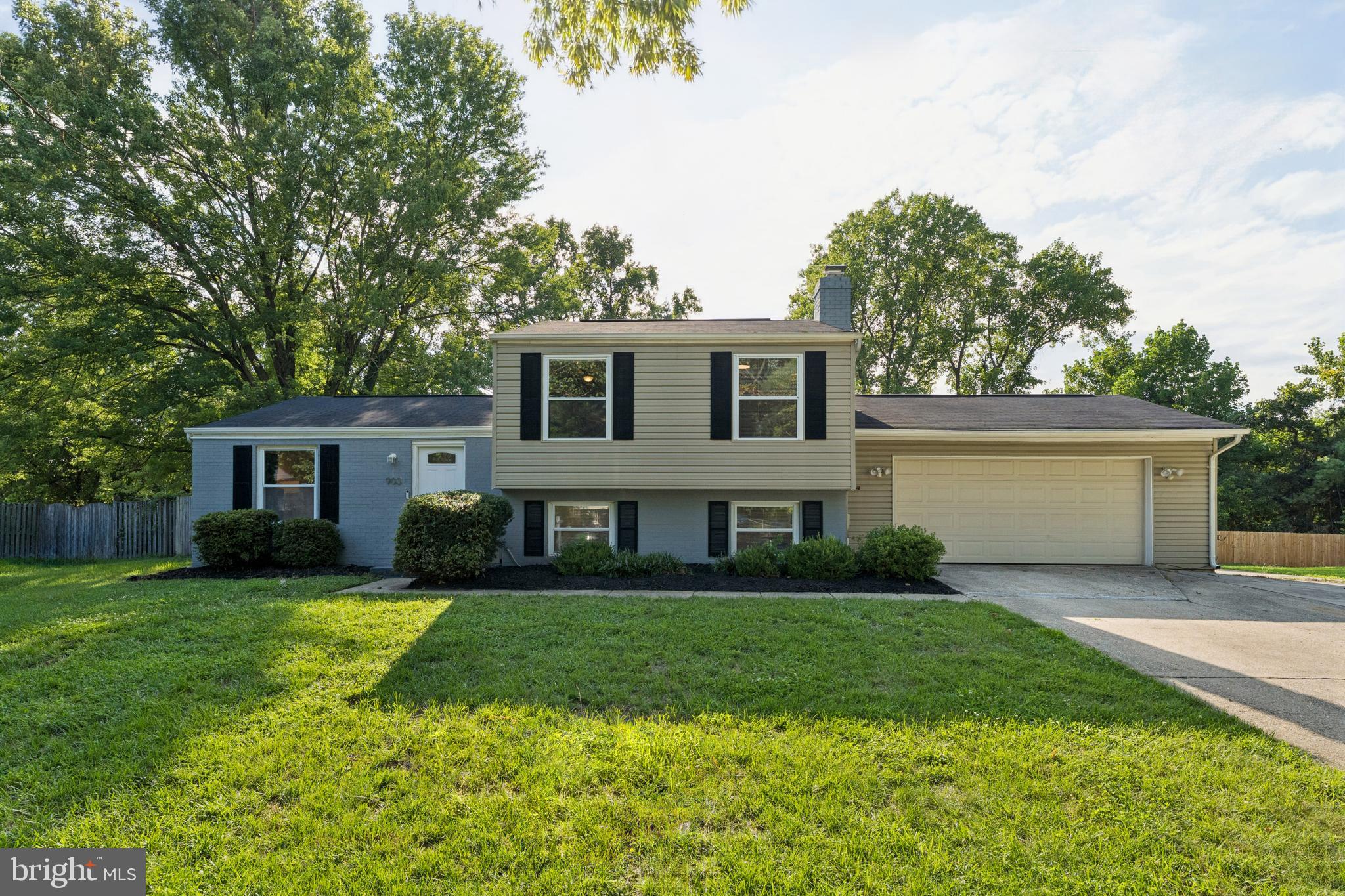 903 Castlewood Drive