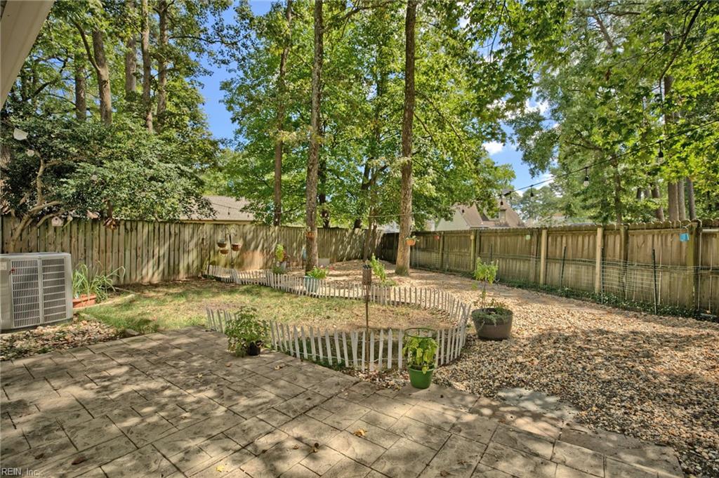 1004 Myrtle Court