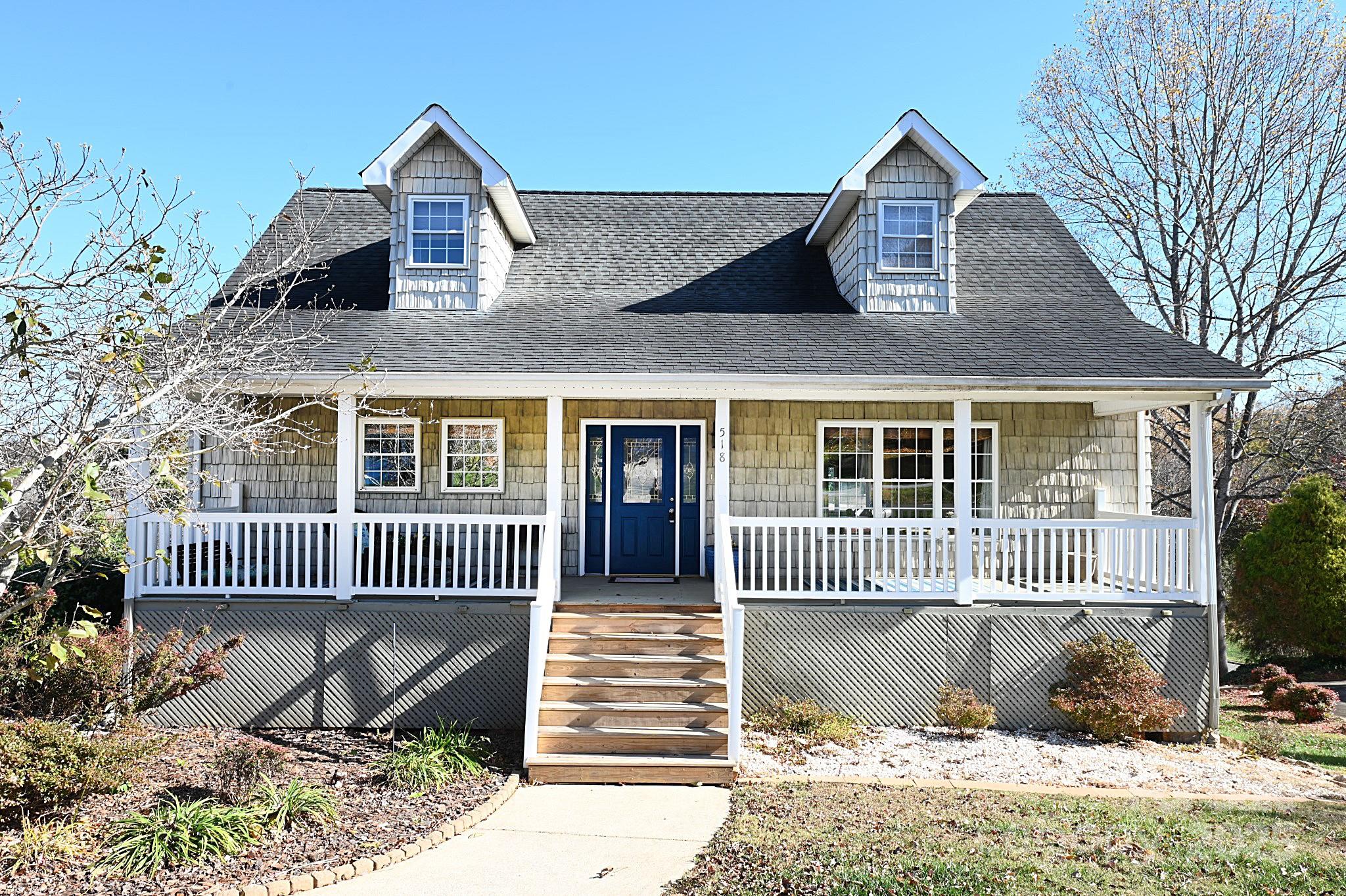 518 30th Avenue Circle NE