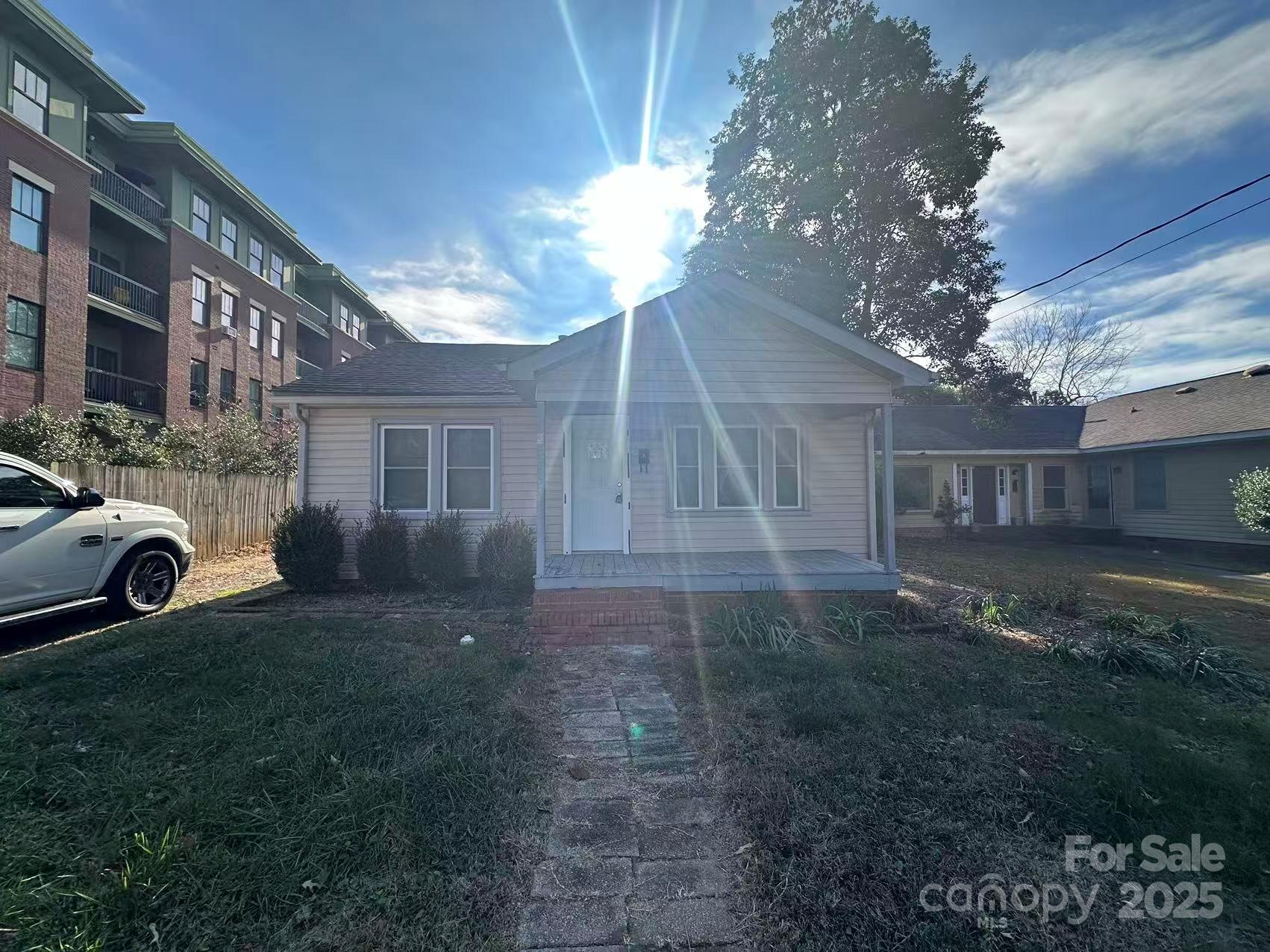 112 E Elliott Street