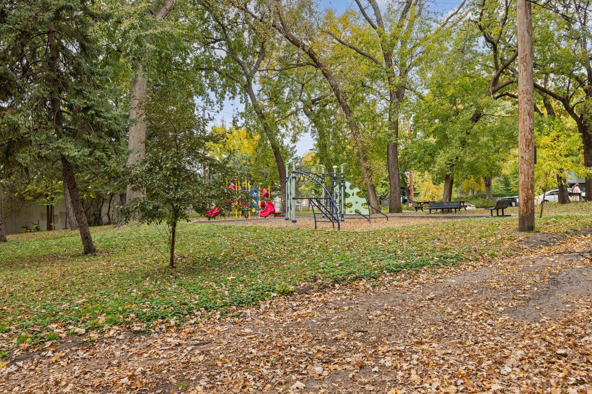 210 Warwick Street SE