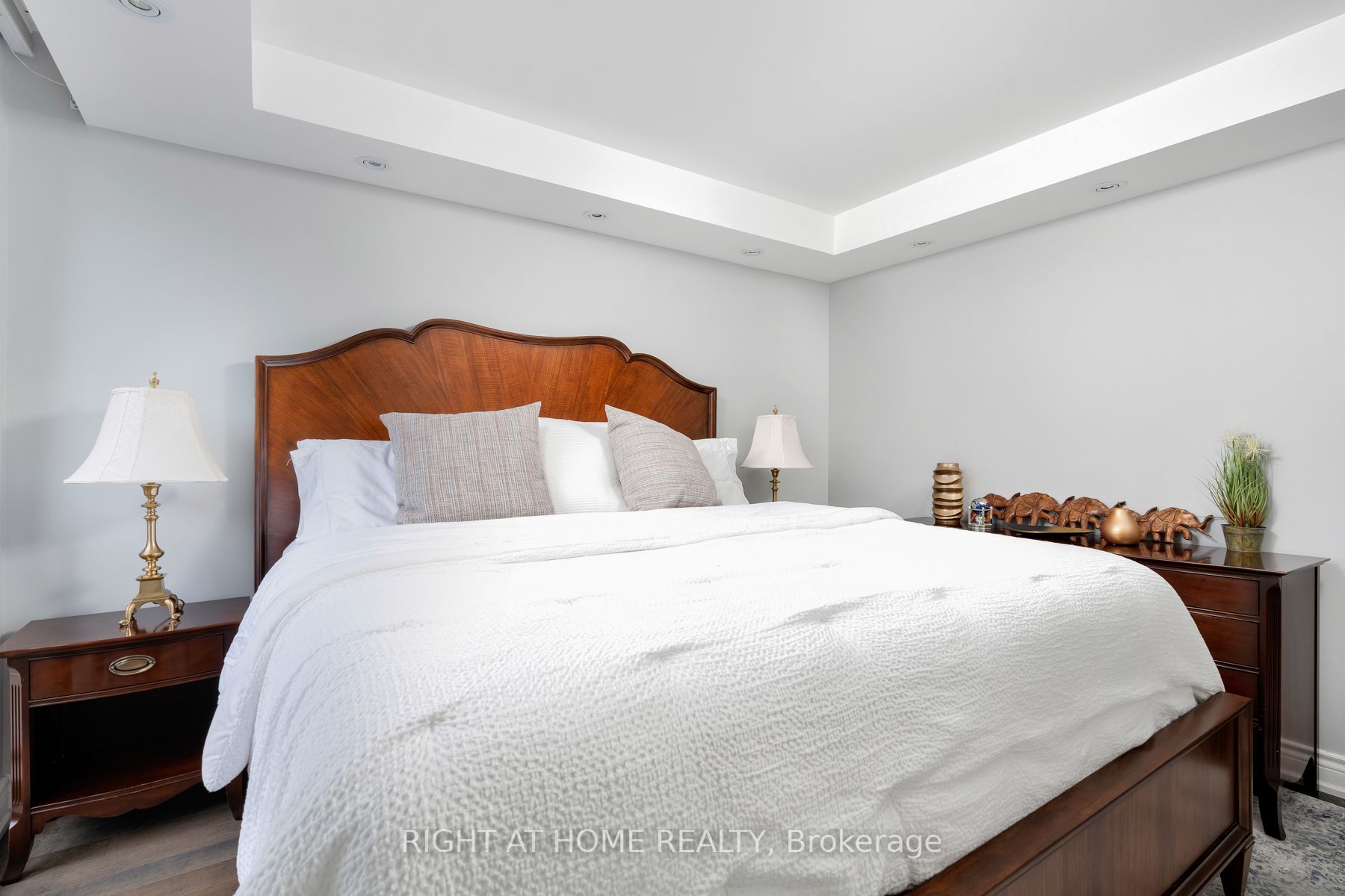 33 Harbour Sq 2841